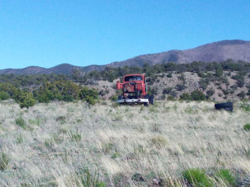 Illustration for article titled The old trucks of the San Mateo mountains